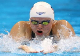 الأمريكية كينج تفوز بذهبية سباق 100 متر صدرا في أولمبياد ريو