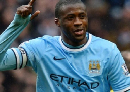 الإيفواري المخضرم يايا توريه يقترب من الرحيل عن مانشستر سيتى