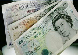 انخفاض سعر الجنيه الإسترليني يعزز قطاع السياحة فى بريطانيا