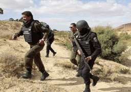 الجيش التونسي يتصدى لمحاولة تهريب ويوقف 5 أشخاص