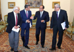 الرئيس السيسي يجري حوارا مع رؤساء تحرير الاهرام والأخبار والجمهورية ينشر الاثنين