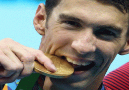 السباح فيلبس يحصد الذهبية 21 بعد فوز أمريكا بسباق لتتابع