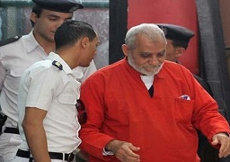 تأجيل محاكمة بديع وآخرين في “أحداث بني سويف” لاستكمال مرافعة الدفاع