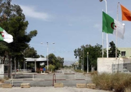 جزائريون يغلقون الحدود أمام توانسة بسبب “الضريبة”