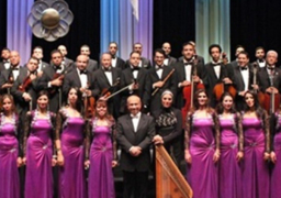 محافظ بني سويف يشهد حفلا غنائيا لفرقة الموسيقى العربية على المسرح المكشوف