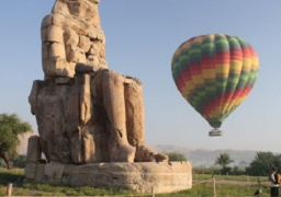 7 رحلات بالون طائر تقل 133 سائحاً للاستمتاع بمشاهدة الآثار الفرعونية بالأقصر