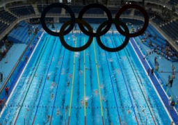 سباحة فرنسية تضرب منافستها عند خط النهاية وتحرم من الميدالية بأوليمبياد ريو