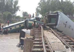 سقوط قطار لنقل البضائع فى نهر بجنوب تشيلى