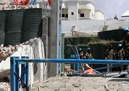 متشددو حركة الشباب يهاجمون مطعما شاطئيا في مقديشو واستمرار إطلاق النار