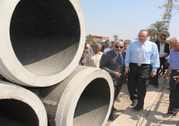 محافظ بني سويف يتابع تنفيذ أعمال بمشروع الصرف الصحي بمدينة إهناسيا