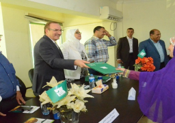 محافظ بني سويف يوزع أجهزة عرائس لـ35 فتاة يتيمة وأخرى منزلية لأسر فقيرة