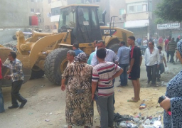 محافظة القاهرة تشن حملة لإزالة الأكشاك والمحال المخالفة بالمقطم