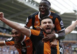 هال سيتي يفجر أولى مفاجآت الدوري الإنجليزي ويهزم حامل اللقب ليستر 2 / 1