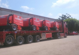 وزارة البيئة تدفع بمعدات “الجمع والكبس” لمواجهة حرق قش الأرز