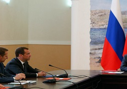 “بوتين” يزور القرم ويتهم اوكرانيا بخرق اتفاق الهدنة