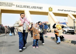 686 راكبا يعبرون منفذ السلوم أول أيام عيد الأضحى