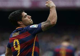 سواريز يقترب من تحقيق رقم قياسي مع برشلونة