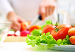 علاج مرضى آلام البطن وعسر الهضم تناول الطعام بدون “جلوتين”