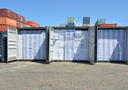 أولى شحنات ألبان الأطفال تصل ميناء الدخيلة بالإسكندرية