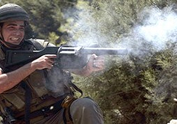 الاحتلال الإسرائيلي يستهدف المزارعين الفلسطينيين بقطاع غزة