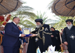 البابا تواضروس ومحافظ مطروح يتبرعان بـ 2 مليون جنيه لبناء مستشفى لخدمة أبناء المحافظة