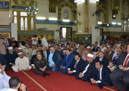 بالصور.. محافظ الدقهلية يؤدى صلاة عيد الأضحى المبارك بمسجد النصر