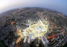 ما لا يُعرف عن الكعبة.. مهندسون مصريون وأعمدة من بورما