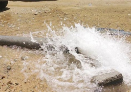 تكدس مروري بمحور الثورة بسبب كسر ماسورة مياه