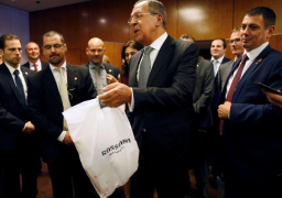 لافروف وكيري يقدمان الفودكا والبيتزا للصحافيين في جنيف