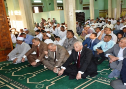 محافظ اسوان وقنصل السودان يؤديان صلاة عيد الأضحى المبارك