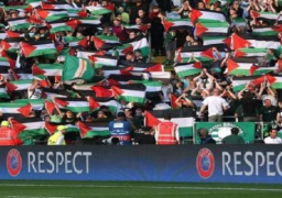 تغريم سيلتيك بسبب رفع مشجعيه للأعلام الفلسطينية