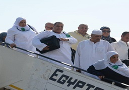 مصر للطيران تسير 22 رحلة جوية لنقل الحجاج من جدة والمدينة المنورة