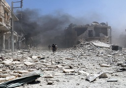 مقتل وإصابة 16 شخصا في قصف جوي على بلدة شمال غرب سوريا