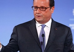 هولاند يؤكد إحباط مخطط إرهابي أعدت له ثلاث سيدات