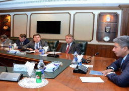 وزير الطيران يستقبل وفد الخبراء الروس