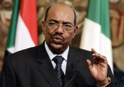 البشير يشيد بالحوار الوطني ويعتبره تجربة يحتذى بها