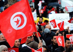 التونسيون يتجاهلون دعوات الاحتجاج خشية “الفوضى”