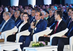 الرئيس السيسى يقرر عقد لقاء شهرى مع الشباب ويناشدهم بضرورة سماع الآخر