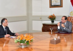 الرئيس السيسي يبحث مع محافظ البنك المركزي اجراءات موصلة خفض الدين العام و زيادة الاحطياطي النقدي