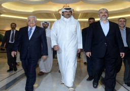الرئيس الفلسطيني يلتقي خالد مشعل في قطر