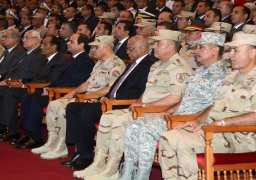 السيسي يشيد بتضحيات الجيش والشرطة ويحذر الإعلام من بث شائعات تضر بمصر