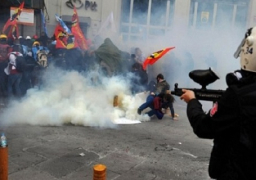 الشرطة التركية تقمع احتجاجات على اعتقال رئيسي بلدية ديار بكر