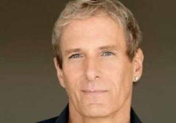 المطرب العالمى مايكل بولتون يغادر القاهرة