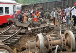 مقتل 53 شخصا في حادث انحراف قطار ركاب عن مساره بالكاميرون