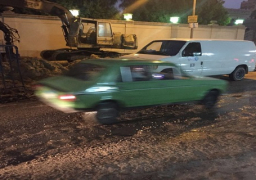 بالصور.. توقف حركة المرور أسفل كوبري الطاهرة بسبب كسر ماسورة مياه