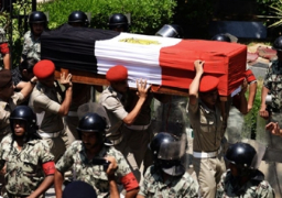 جنازات عسكرية لشهداء الشرطة بحادث الواحات الإرهابى بمسقط