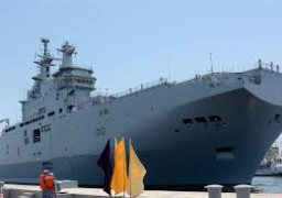 بالفيديو …. وصول حاملة المروحيات “انور السادات” شواطئ الاسكندرية