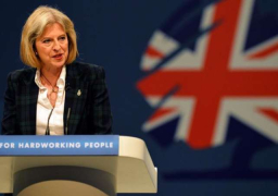 رئيسة وزراء بريطانيا تشدد على أهمية تحديد موعد الخروج من الاتحاد الأوروبي