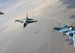 طائرات التحالف العربي تقصف مقر الكلية الحربية وقاعدة الديلمى الجوية شمالي صنعاء