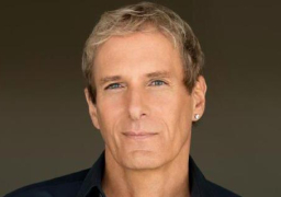 مايكل بولتون يدعو الجمهور المصري لحضور حفله بالقاهرة